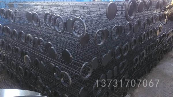 水泥廠輔助生產(chǎn)設(shè)備的除塵器應(yīng)如何設(shè)計(jì) 水泥廠輔助生產(chǎn)設(shè)備的除塵器應(yīng)如何設(shè)計(jì)